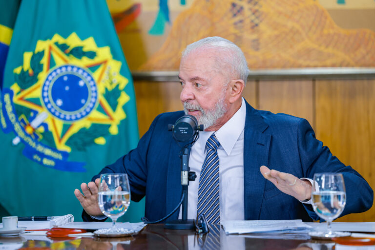 Lula Comenta Desistência de Biden e Fala sobre Futuro Presidente dos EUA