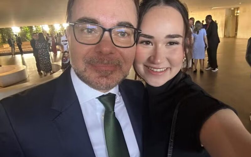 Diplomata chora morte da filha atropelada no Rio: 'Um anjo