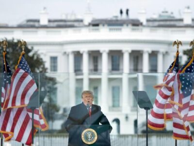 Governo Trump usa tiroteio para defender salão de baile na Casa Branca