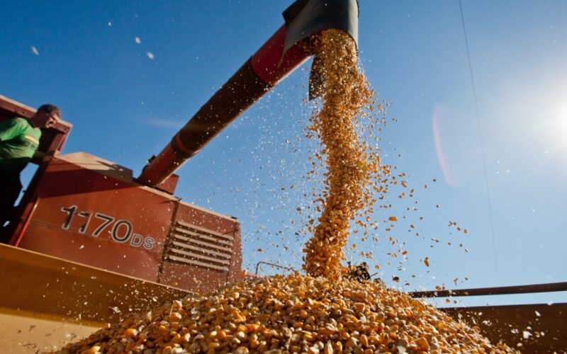 IGP-DI acelera e sobe 2,41% em abril, puxado por alimentos