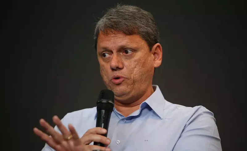 Tarcísio: SP avançou sem apoio do governo federal