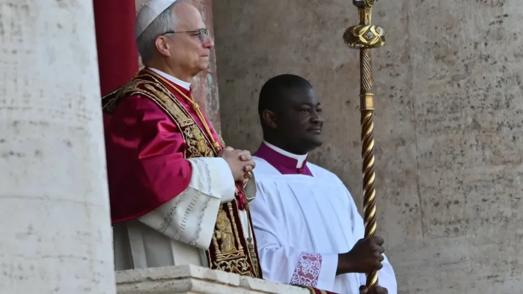 Papa promete Igreja segura após reunião com vítimas de abuso