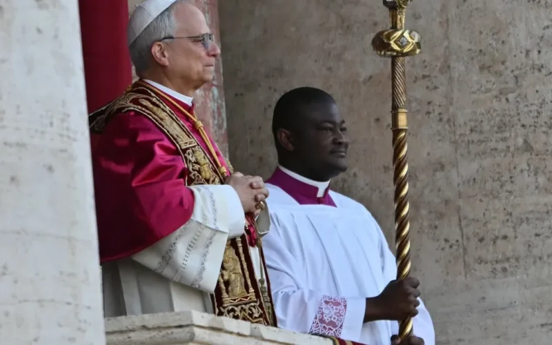 Papa promete Igreja segura após reunião com vítimas de abuso