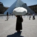 França ativa célula de crise em meio a onda de calor e festa