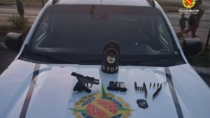 Motorista de app é preso após ameaçar passageira com arma no Recanto