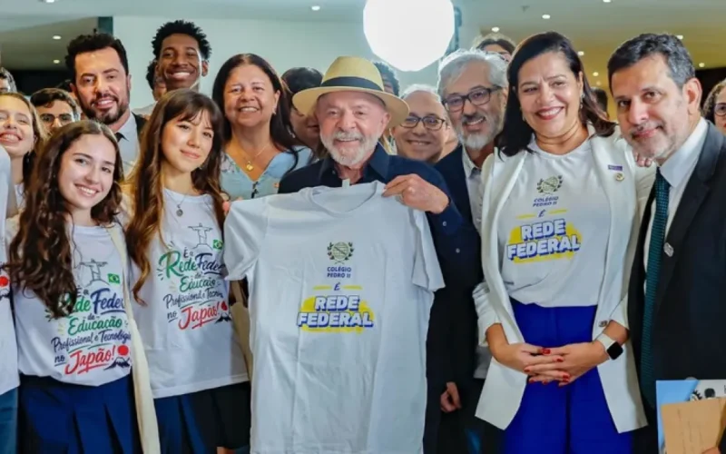 Lula premia 682 alunos de ouro da Obmep no Rio