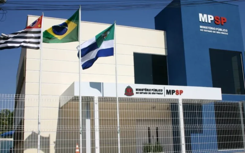 Auditor fiscal suspeito de propina pede justiça gratuita