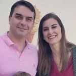 Esposa de Flávio Bolsonaro defende senador após ataque de Michelle
