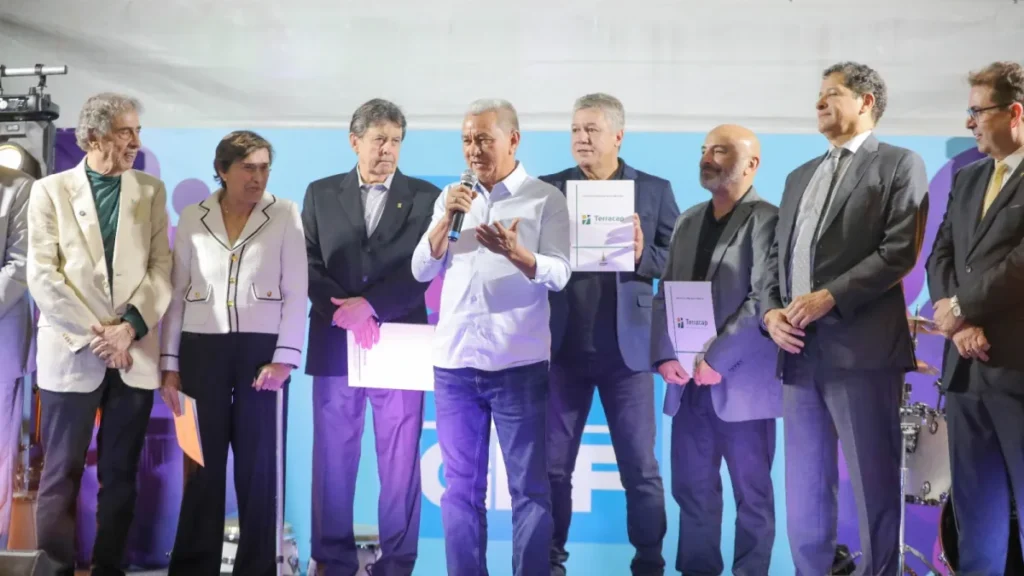 GDF regulariza concessão de uso a quatro clubes e associações