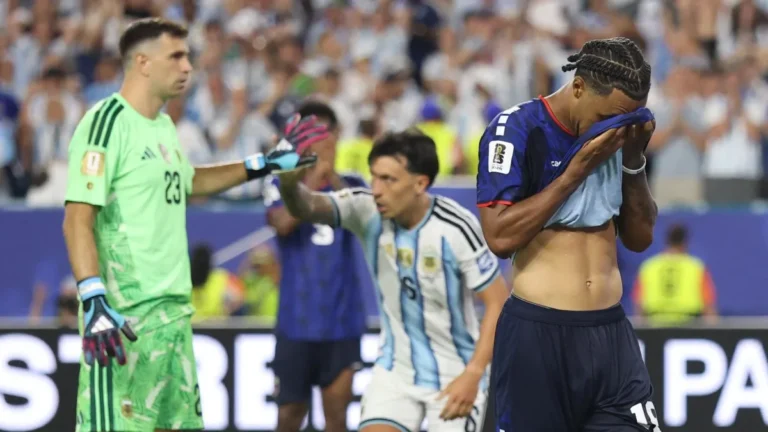 Argentina sofre, mas vence Cabo Verde na prorrogação e avança