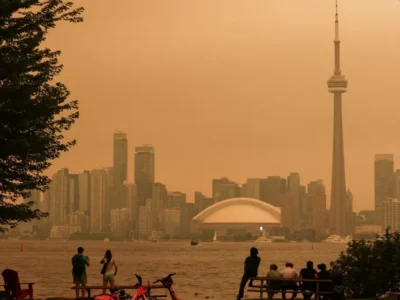 Fumaça de incêndios no Canadá cobre EUA e cria alerta de saúde