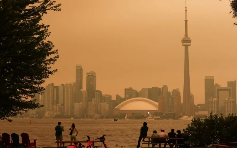 Fumaça de incêndios no Canadá cobre EUA e cria alerta de saúde
