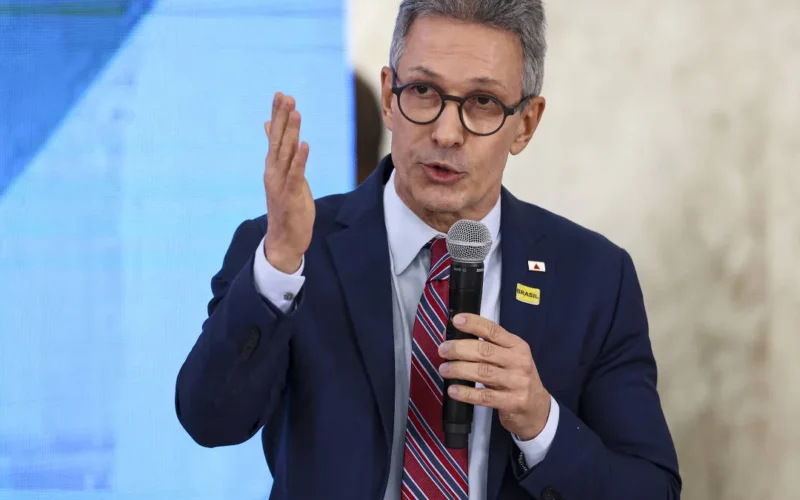 Zema defende voto impresso para aumentar confiança nas urnas