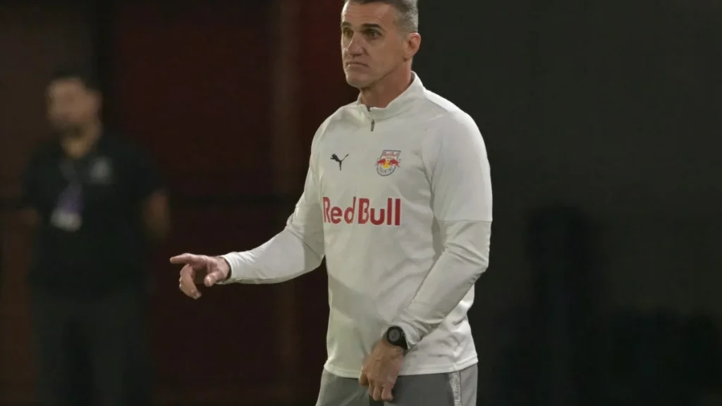 Red Bull Bragantino empata com Coritiba e segue no G-5