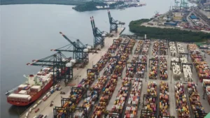 Alta de exportações reduz déficit em conta corrente para US$ 2,33 bi