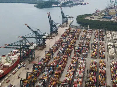 Alta de exportações reduz déficit em conta corrente para US$ 2,33 bi