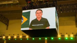 Defesa de Flávio alega que vídeo com IA de Bolsonaro não engana eleitor