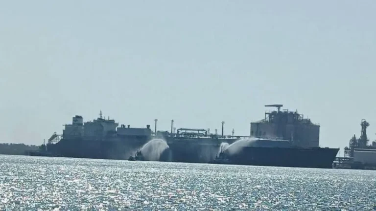 Drones atingem navio dos EUA em terminal de gás no Egito