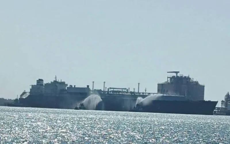 Drones atingem navio dos EUA em terminal de gás no Egito