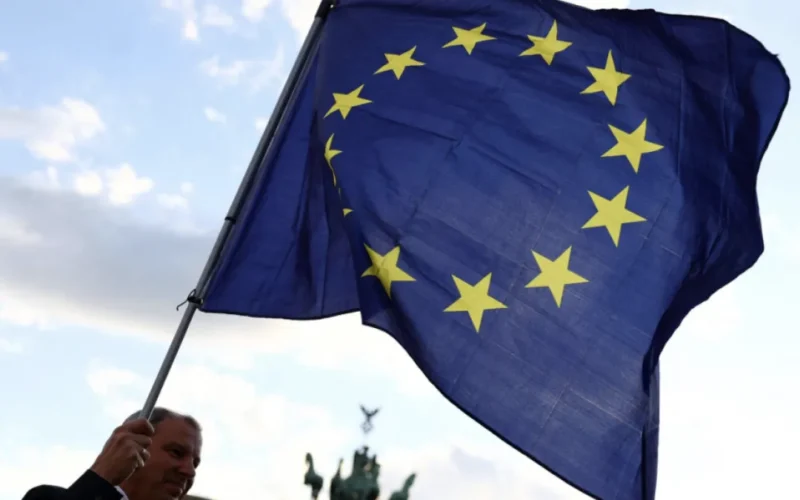 UE cria equipe para fiscalizar IA e combater deepfakes