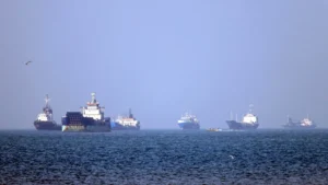 Irã e Omã avançam em acordo para navegação no Estreito de Ormuz