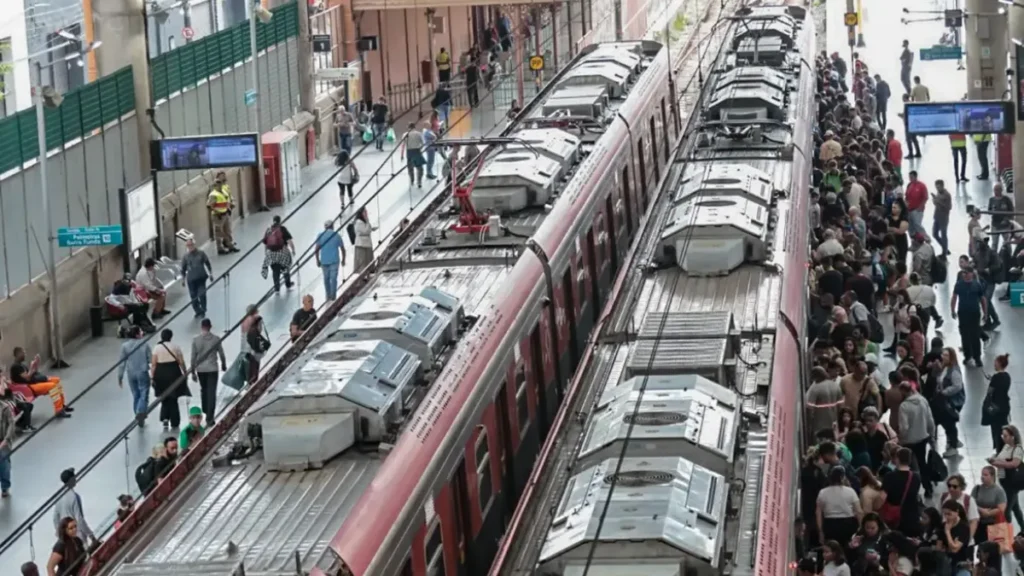Greve na CPTM paralisa linhas 11, 12 e 13 em SP