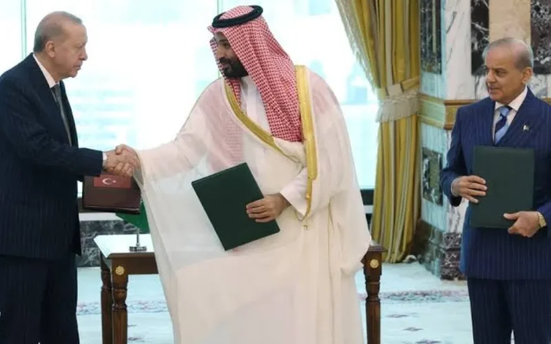 Arábia Saudita, Turquia e Paquistão assinam pacto militar