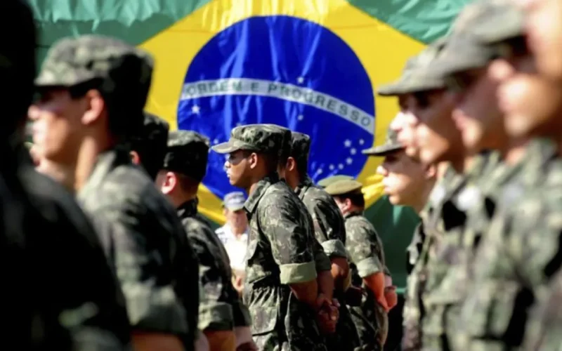 Coronel é condenado por livro com críticas ao Exército