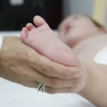 Teste do pezinho: atraso no SUS dificulta tratamento da AME