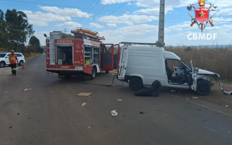 Colisão entre carros deixa quatro feridos em Sobradinho