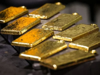Ouro sobe com foco no Fed e ignora alta do petróleo