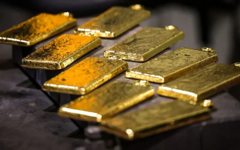 Ouro sobe com foco no Fed e ignora alta do petróleo