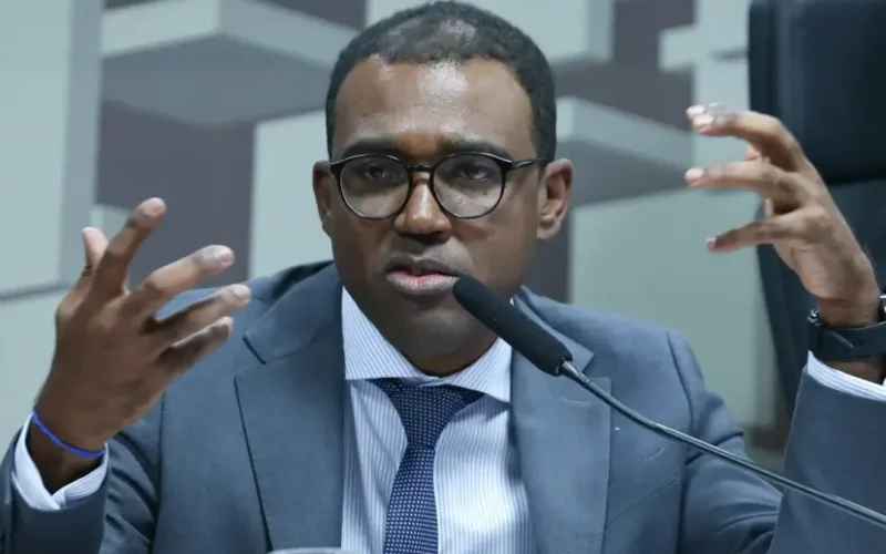 Diretor do BC relata à PF ambiente hostil e vazamentos no caso Master