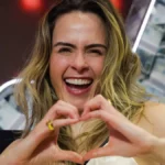 Ana Paula Renault vira atração no SP2B e atrai fãs eufóricos