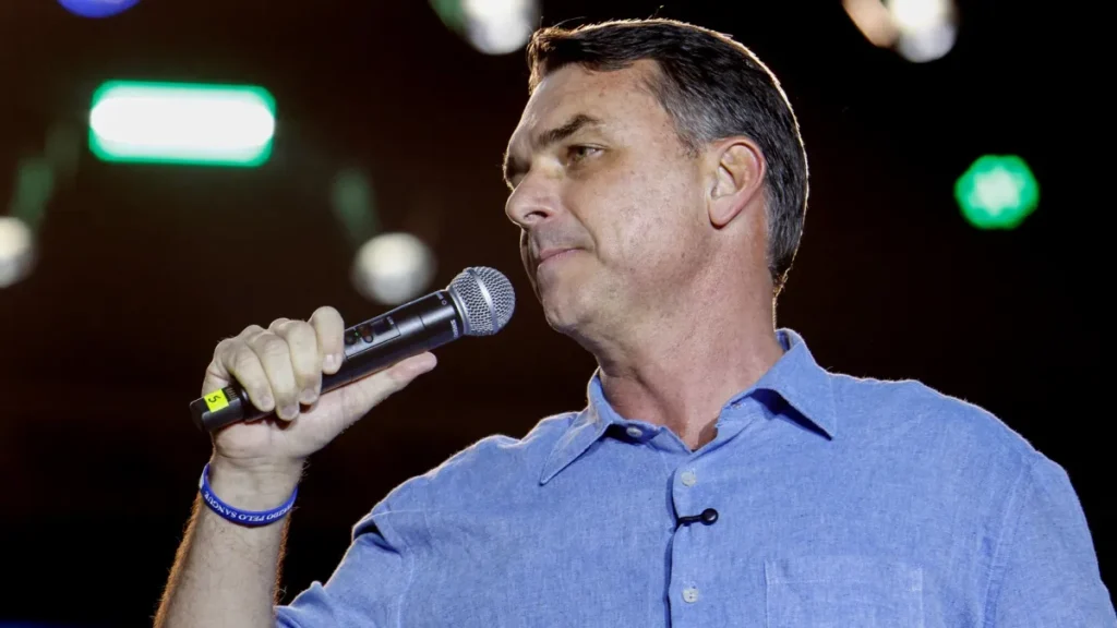 Flávio: 'Lula se apequenou' em tarifa contra EUA